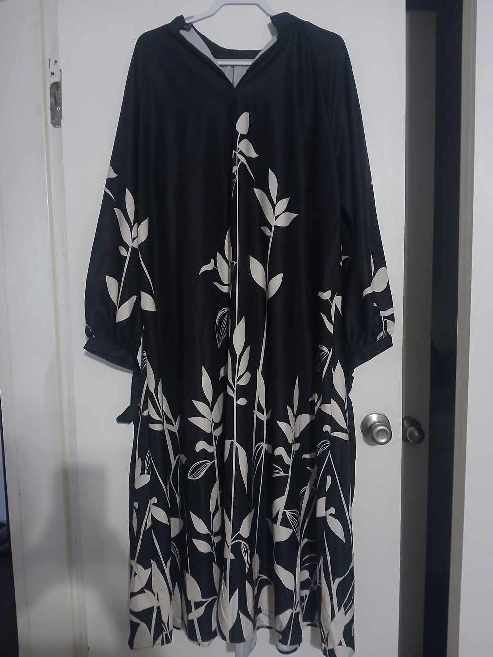 Floral Maxi Dress in Black & White Like New